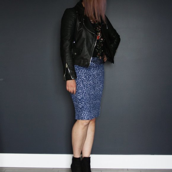 Small Stretch Pencil Skirt - Picture 3 of 5